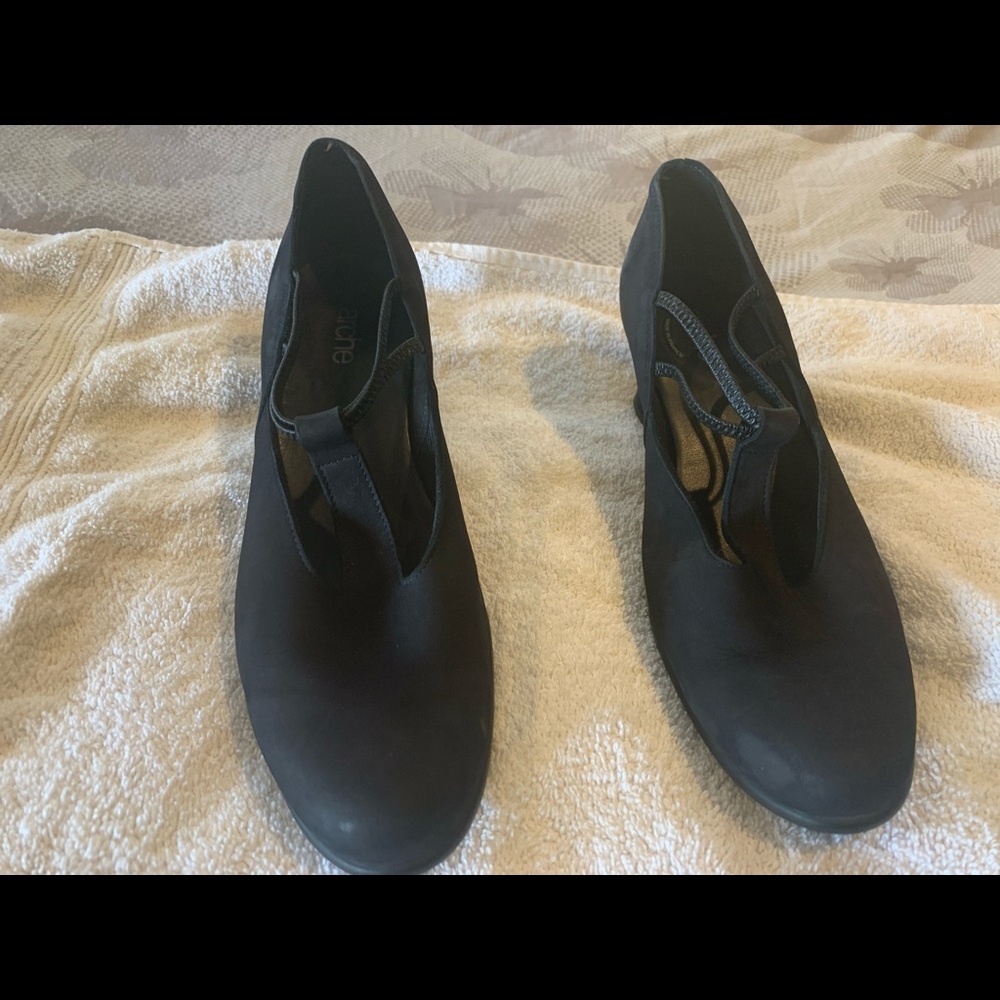 Arche size 40 Black wedges. Worn once!